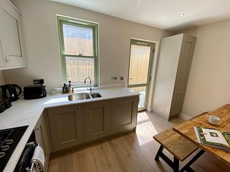 Luxurious Beach House Chesil Beach. Sleeps 6 Castletown  Buitenkant foto
